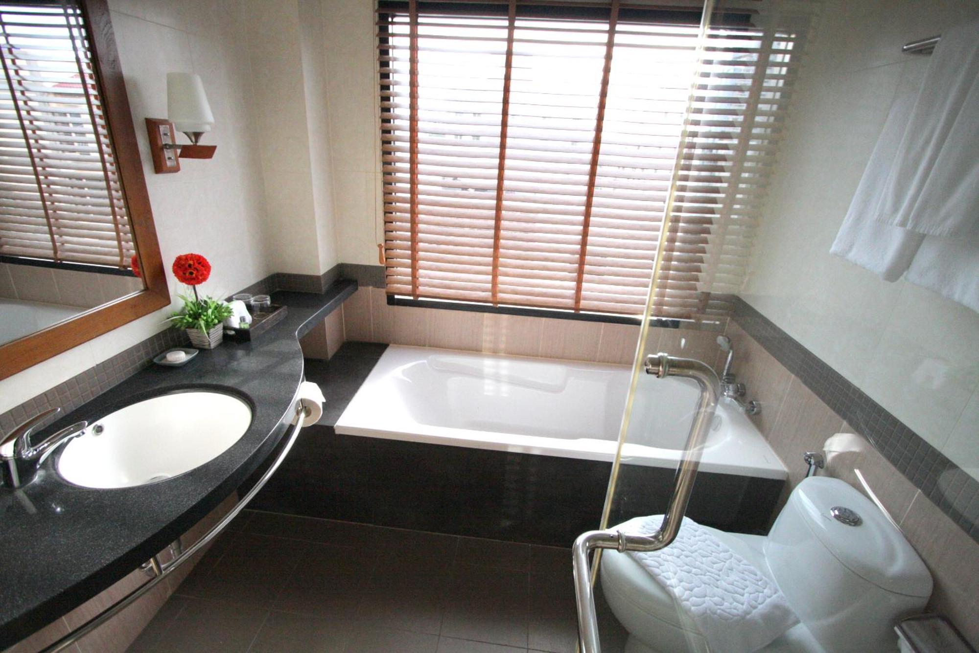 Hiran Residence Patong Εξωτερικό φωτογραφία