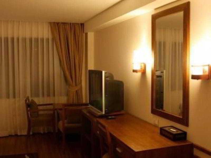 Hiran Residence Patong Εξωτερικό φωτογραφία